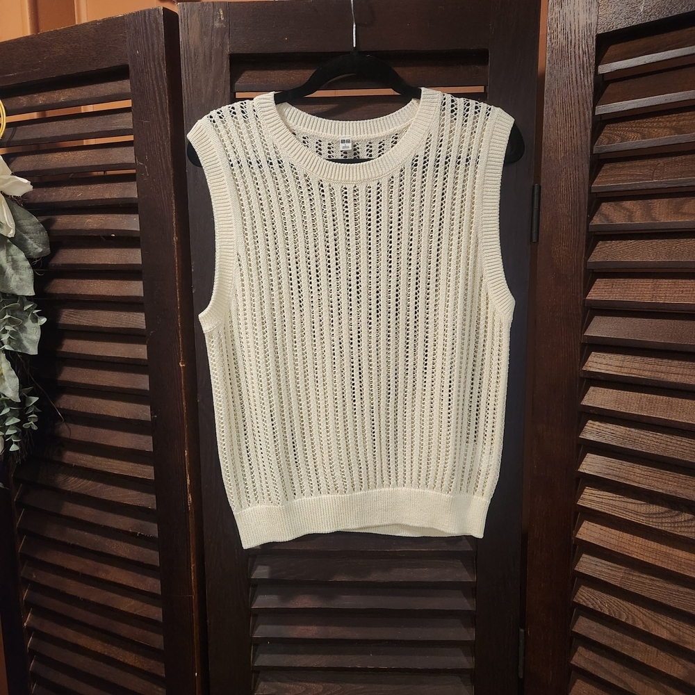 Uniqlo Cream Knit Sweater